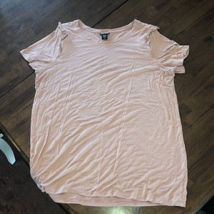 Mauve fashion T-shirt.